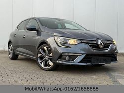 Grau Gebraucht 2016 Renault Mégane IV Intens Limousine | 10.299 € (Fairer Preis)