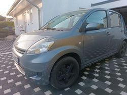 Grau Gebraucht 2010 Daihatsu Sirion Kleinwagen | 2.450 € (Guter Preis)