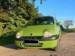 Grün Gebraucht 2003 Renault Twingo Kleinwagen | 425 €