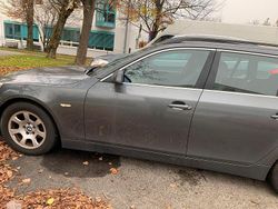 Grau Gebraucht 2006 BMW 523 Kombi | 1.500 € (Superpreis)