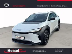 Weiß Neu 2025 Toyota bZ4X SUV | 39.960 € (Fairer Preis)