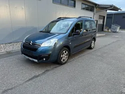 Blau Gebraucht 2016 Citroën Berlingo Van / Kleinbus | 6.800 € (Fairer Preis)