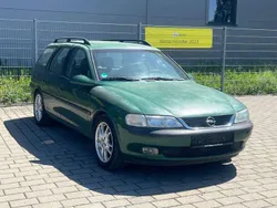 Grün Gebraucht 1997 Opel Vectra Sport Kombi | 990 € (Guter Preis)