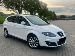 Weiß Gebraucht 2010 Seat Altea XL Style Van / Kleinbus | 4.500 € (Fairer Preis)