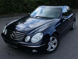 Blau Gebraucht 2003 Mercedes E220 Limousine | 5.599 € (Fairer Preis)