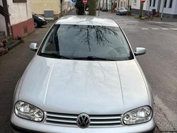 Grau Gebraucht 2001 VW Golf IV Kleinwagen | 3.000 € (Fairer Preis)
