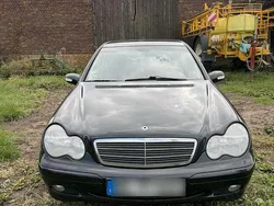 Schwarz Gebraucht 2001 Mercedes C220 Limousine | 2.000 €