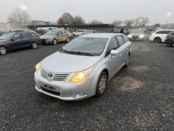 Silber Gebraucht 2010 Toyota Avensis Kombi | 2.500 € (Guter Preis)