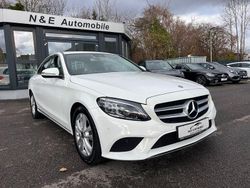 Weiß Gebraucht 2019 Mercedes C300 Limousine | 28.990 € (Guter Preis)