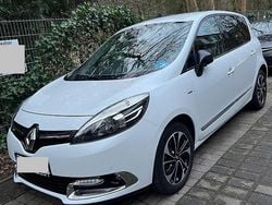 Weiß Gebraucht 2015 Renault Scénic III Bose Edition Van / Kleinbus | 6.700 €
