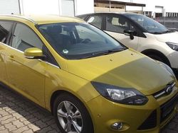 Gelb Gebraucht 2012 Ford Focus Champions Edition Limousine | 5.950 € (Teuer)