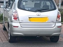 Grau Gebraucht 2005 Toyota Corolla Verso Van / Kleinbus | 4.000 € (Fairer Preis)