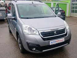 Grau Gebraucht 2017 Peugeot Partner Tepee Allure Van / Kleinbus | 8.200 € (Fairer Preis)