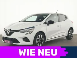 Weiß Gebraucht 2023 Renault Clio V Evolution Limousine | 15.367 € (Fairer Preis)