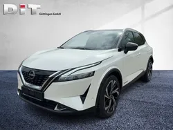 Pearl white / dach schwarz Gebraucht 2023 Nissan Qashqai 360º SUV | 33.490 € (Teuer)