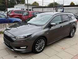 Grau Gebraucht 2017 Ford Focus ST-Line Kombi | 8.220 € (Guter Preis)