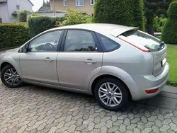 Silber Gebraucht 2010 Ford Focus Ghia Limousine | 2.300 € (Guter Preis)