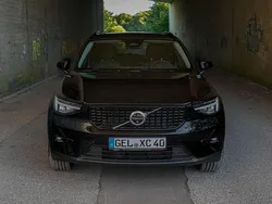 Schwarz Gebraucht 2023 Volvo XC40 Ultimate SUV | 37.000 € (Fairer Preis)