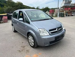 Silber Gebraucht 2005 Opel Meriva Van / Kleinbus | 2.699 € (Fairer Preis)