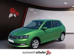 Rallyegrün metallic Gebraucht 2016 Skoda Fabia Style Limousine | 10.750 € (Fairer Preis)