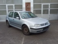 Silber Gebraucht 2002 VW Golf IV Limousine | 890 € (Superpreis)