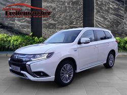 Andenweiß Gebraucht 2020 Mitsubishi Outlander P-HEV Spirit SUV | 22.900 € (Guter Preis)