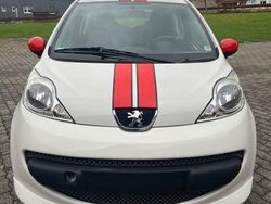 Weiß Gebraucht 2009 Peugeot 107 Kleinwagen | 2.800 € (Fairer Preis)