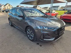 Grau Gebraucht 2024 Ford Focus ST-Line Limousine | 22.200 € (Guter Preis)