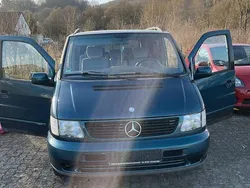 Blau Gebraucht 1996 Mercedes V230 Van / Kleinbus | 7.500 € (Fairer Preis)