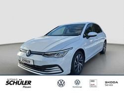 Weiß Gebraucht 2024 VW Golf VIII Life Limousine | 24.745 € (Etwas zu teuer)