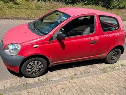 Rot Gebraucht 2002 Toyota Yaris Kleinwagen | 650 € (Guter Preis)