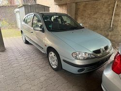 Silber Gebraucht 2001 Renault Mégane Limousine | 1.700 € (Fairer Preis)