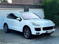 Weiß Gebraucht 2016 Porsche Cayenne SUV | 32.500 € (Fairer Preis)