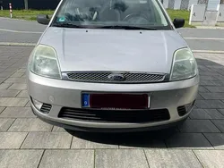 Silber Gebraucht 2002 Ford Fiesta Kleinwagen | 1.000 €