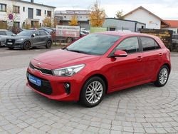 Rot Gebraucht 2019 Kia Rio 2 Limousine | 10.500 € (Fairer Preis)