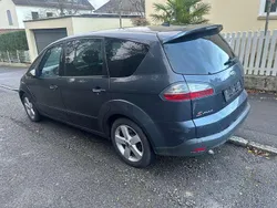 Grau Gebraucht 2009 Ford S-MAX Ghia Van / Kleinbus | 3.000 € (Guter Preis)