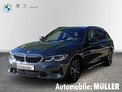 Grau Gebraucht 2022 BMW 330 Shadowline Kombi | 37.890 € (Fairer Preis)