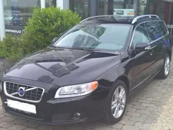 Schwarz Gebraucht 2011 Volvo V70 Summum Kombi | 9.500 € (Fairer Preis)