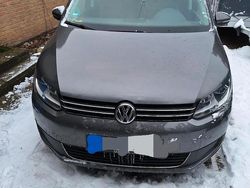 Grau Gebraucht 2011 VW Touran Comfortline Van / Kleinbus | 5.499 € (Fairer Preis)