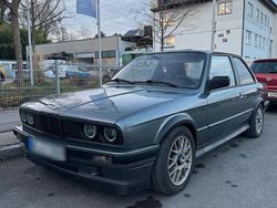 Grau Gebraucht 1989 BMW 316 Coupé | 8.990 €