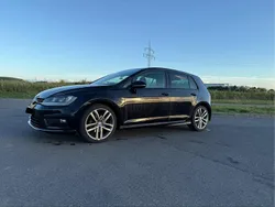 Schwarz Gebraucht 2016 VW Golf VII R-line Limousine | 13.000 € (Etwas zu teuer)