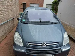 Grau Gebraucht 2007 Citroën Xsara Picasso Exclusive Van / Kleinbus | 1.300 € (Fairer Preis)