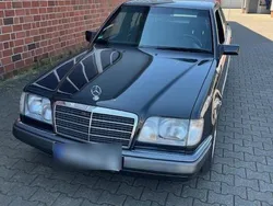 Schwarz Gebraucht 1995 Mercedes E200 Limousine | 16.500 €