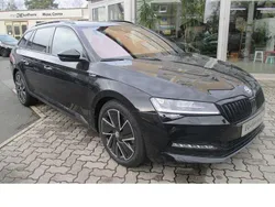 Magicschwarz metallic Gebraucht 2024 Skoda Superb SportLine Kombi | 32.960 € (Etwas zu teuer)