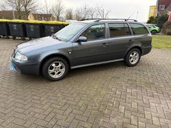 Grau Gebraucht 2004 Skoda Octavia Kombi | 1.600 € (Fairer Preis)