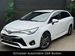 Weiß Gebraucht 2017 Toyota Avensis Edition-S Kombi | 12.999 € (Fairer Preis)