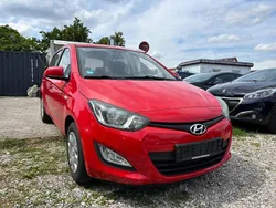 Rot Gebraucht 2012 Hyundai i20 Edition Limousine | 2.600 € (Guter Preis)