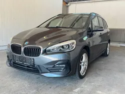 Mineralgrau metallic Gebraucht 2021 BMW 218 Van / Kleinbus | 12.390 €