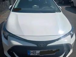 Weiß Gebraucht 2019 Toyota Corolla Comfort Limousine | 15.000 € (Etwas zu teuer)