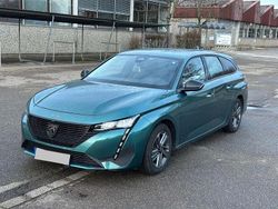 Grün Gebraucht 2022 Peugeot 308 SW Active Kombi | 13.450 € (Superpreis)